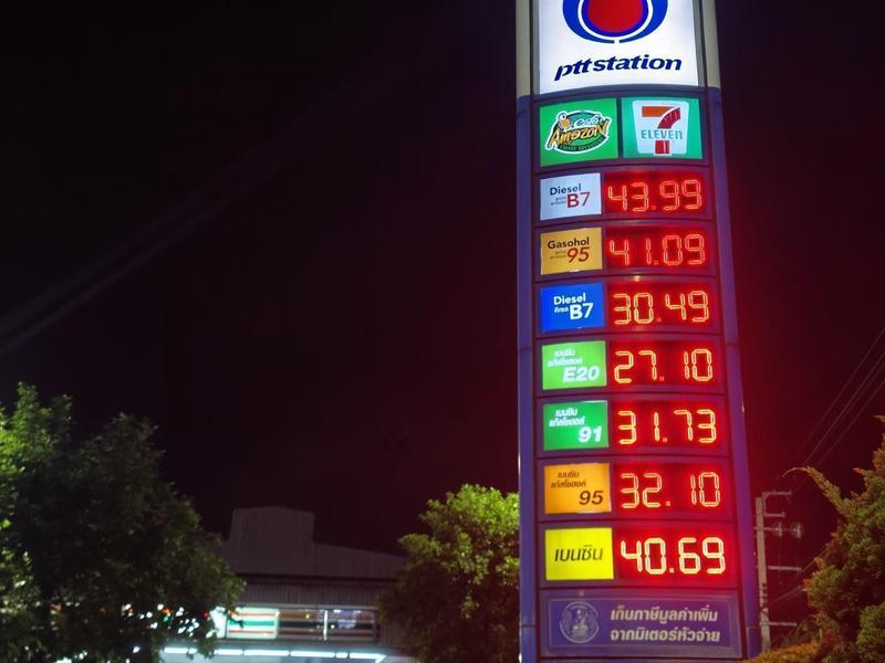  中东战火延烧全球能源，中泰油价高位震荡，普吉岛游船难以为继。 文化旅游 中东战火延烧全球能源，中泰油价高位震荡，普吉岛游船难以为继。 文化旅游