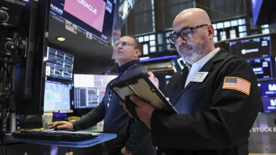  特朗普社交发声缓和中东紧张；美股高开强劲，能源股承压。 股票财经