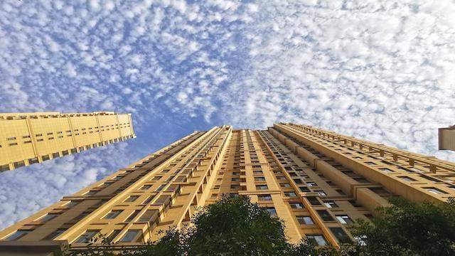  五年沉浮与行业转折：数千亿规模背后的生存逻辑与突围路径 新闻