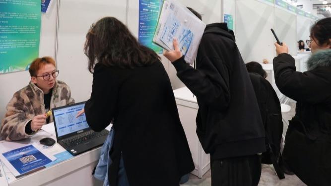  解码深圳全球引才：700名海外英才如何撬动湾区高质量发展新引擎？ 新闻