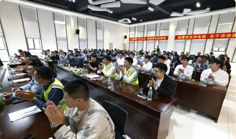  青春担当·青年力量：厦门青年突击队点燃重点项目攻坚引擎 新闻