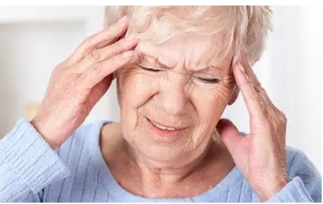  70-80岁骨骼退化科学指南：九大动作禁区与生物力学解析 健康养生