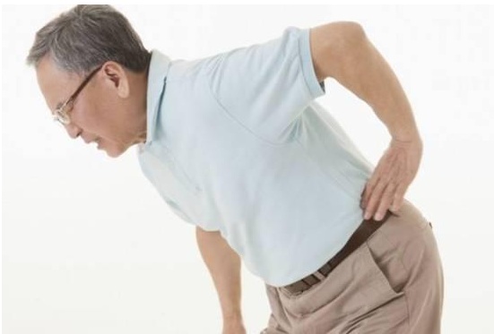  70-80岁骨骼退化科学指南：九大动作禁区与生物力学解析 健康养生