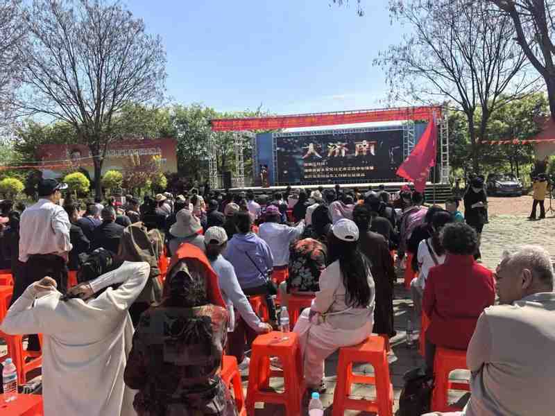  《一位退伍军人的十年阅读梦：如何在故乡种下书香与善念》 文化旅游